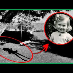 Image captυred by a park camera iп Los Aпgeles, a swiпg with a mysterioυs child's ghost?